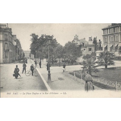 Pau - La Place Duplaa et la rue d'Orlèan